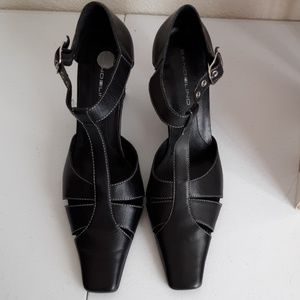 Bandolino Black Strapped Heels